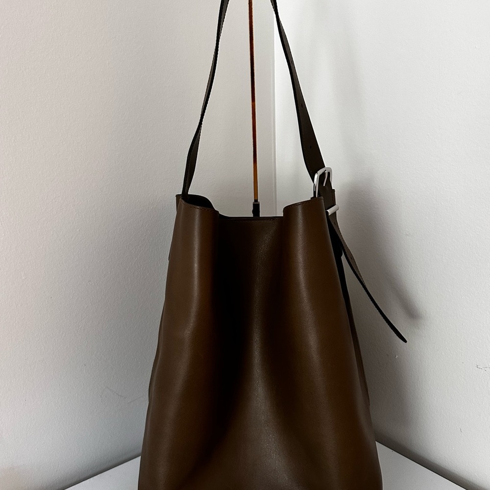 Madewell aged olive XL bucket tote - Picture 6 of 15